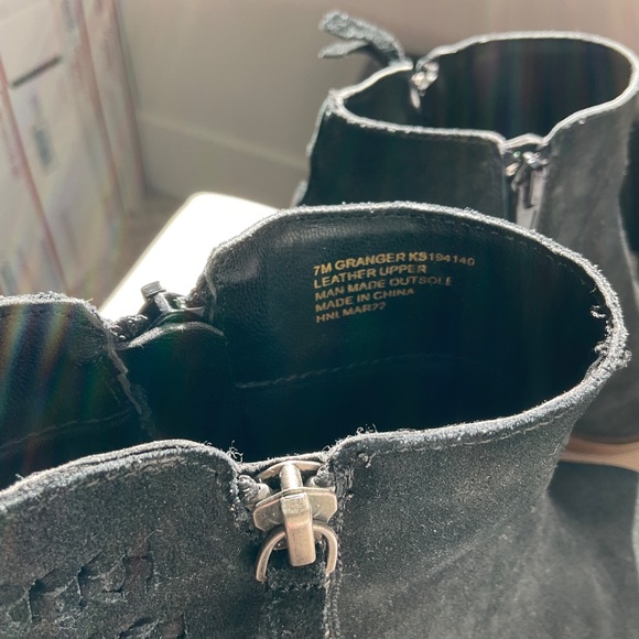 #0609 WOMEN’S KENZIE ANKLE BLACK SUADE BOOTS SIZE: 7 - Picture 2 of 4